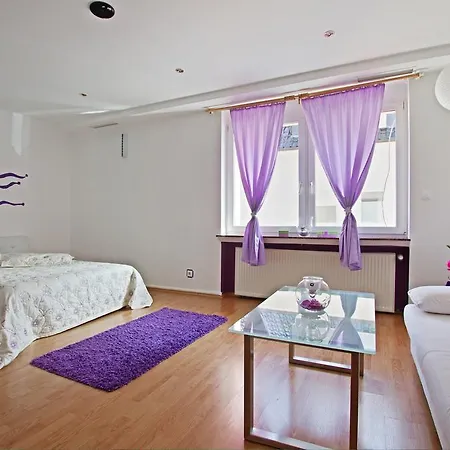 Quarto em Acomodações Particulares Private - Agency *